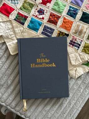 The Bible Handbook: A Book-by-Book Guide to the Entire Bible (Navy Blue)